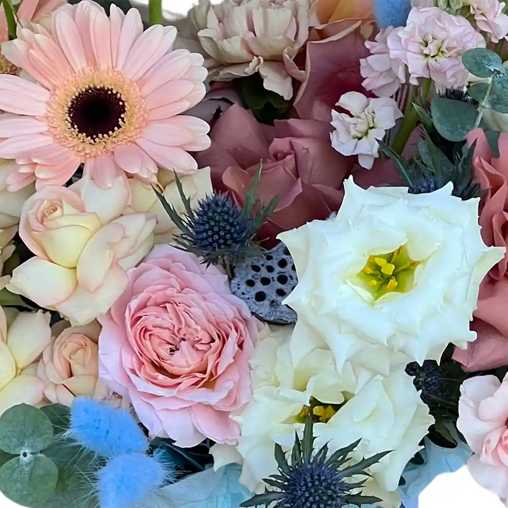 Aranjament Blue & Peach – hortensia, eryngium, dahlia, leucospermum, Fleurange Baia Mare [2]