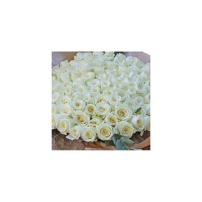Buchet 101 Trandafiri Albi – Trandafiri Albi și Eucalipt în Aranjament Elegant [2]