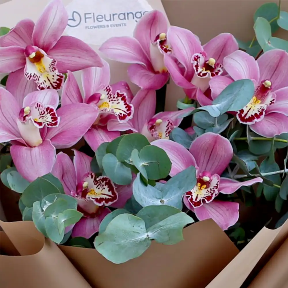 Buchet 9 Cymbidium – orhidee cymbidium roz si verde, eucalipt, Fleurange Baia Mare [2]