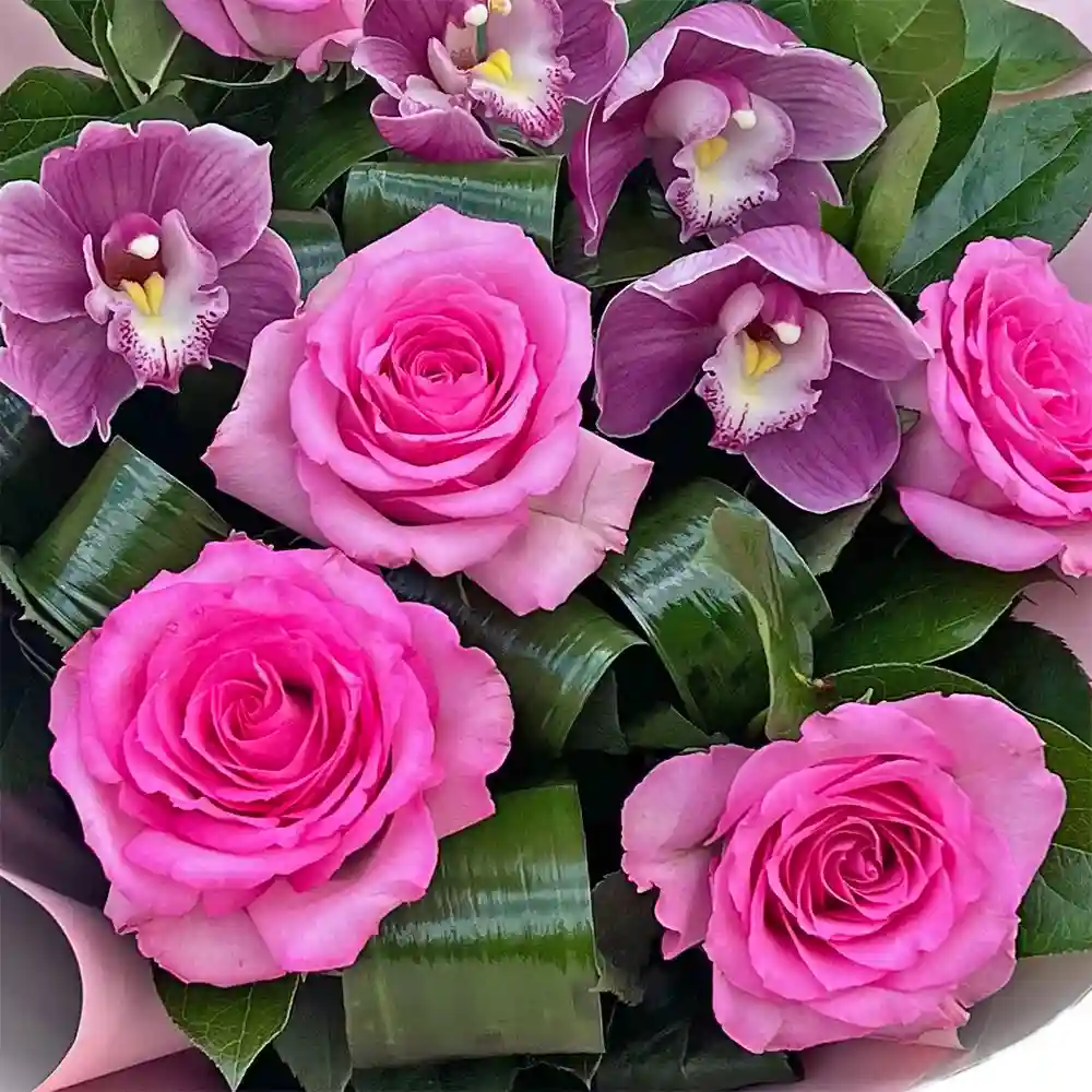 Buchet cu Trandafiri si Orhidee Cymbidium – salal si aspidistra, Fleurange Baia Mare [2]