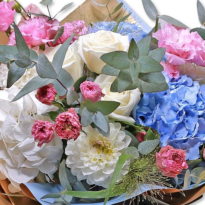 Buchet Delightful – Hortensii, Trandafiri, Dahlii și Flori de Sezon [2]