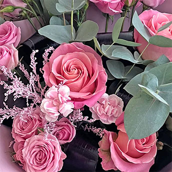 Buchet Rosy cu trandafiri, lisianthus și garoafe – Fleurange Baia Mare [2]