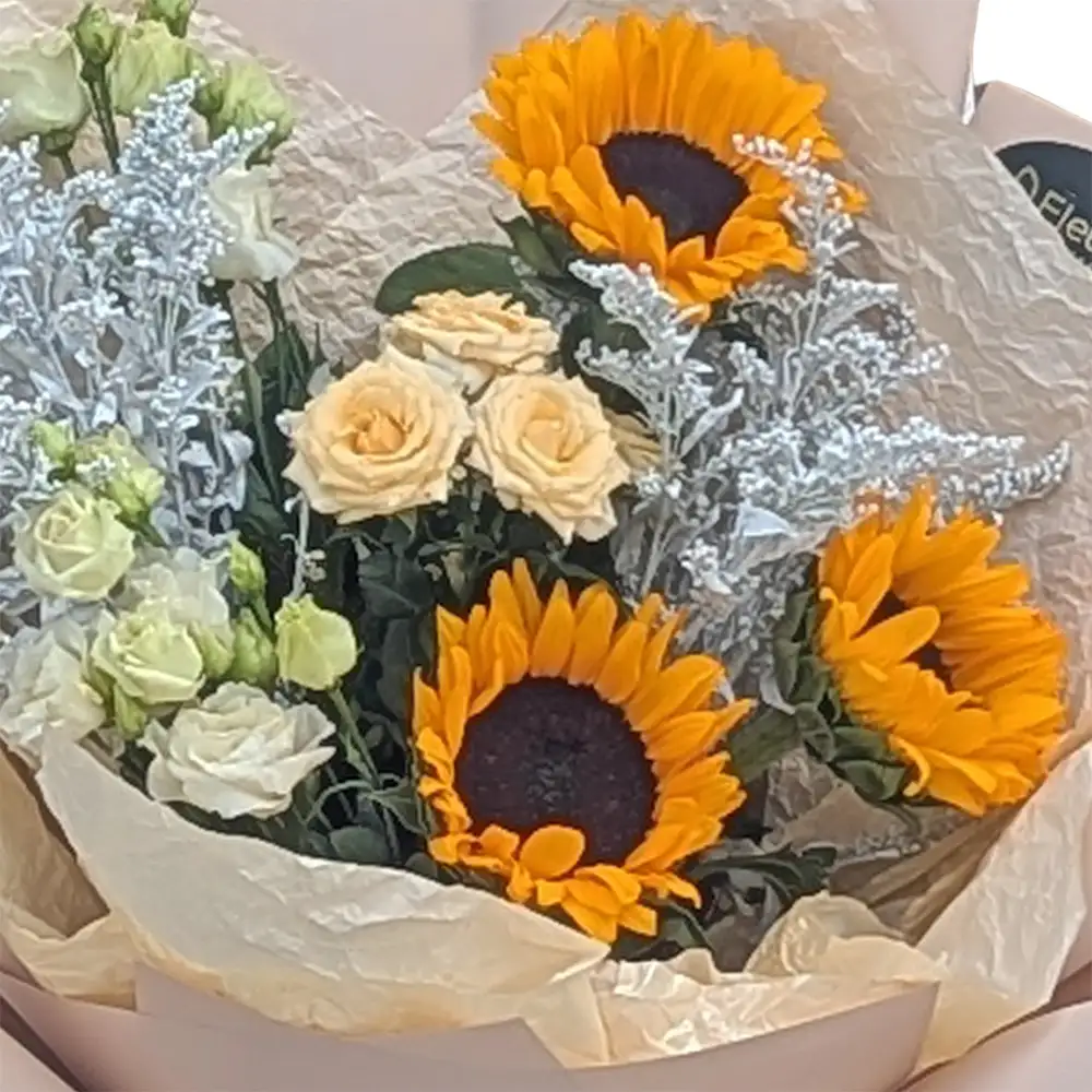 Buchet Floarea Soarelui – flori ale soarelui galben lisianthus alb solidago, Fleurange Baia Mare [2]