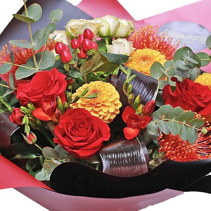 Buchet Harvest – Dahlii, Leucospermum, Freesia, Trandafiri, Mini-Rose și Eucalipt [2]