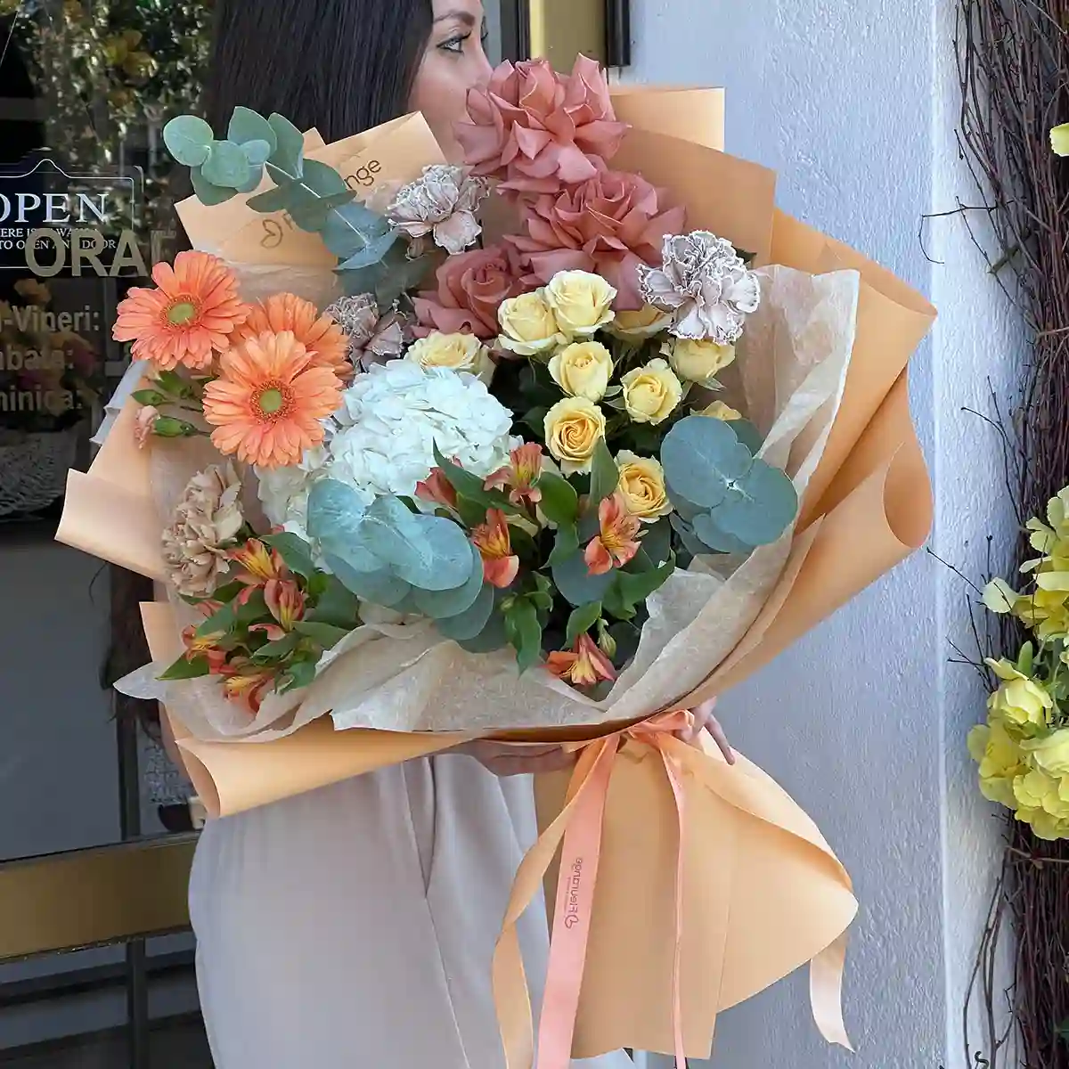 Buchet Orange Mood - germini si garoafe portocalii, Fleurange Baia Mare [2]