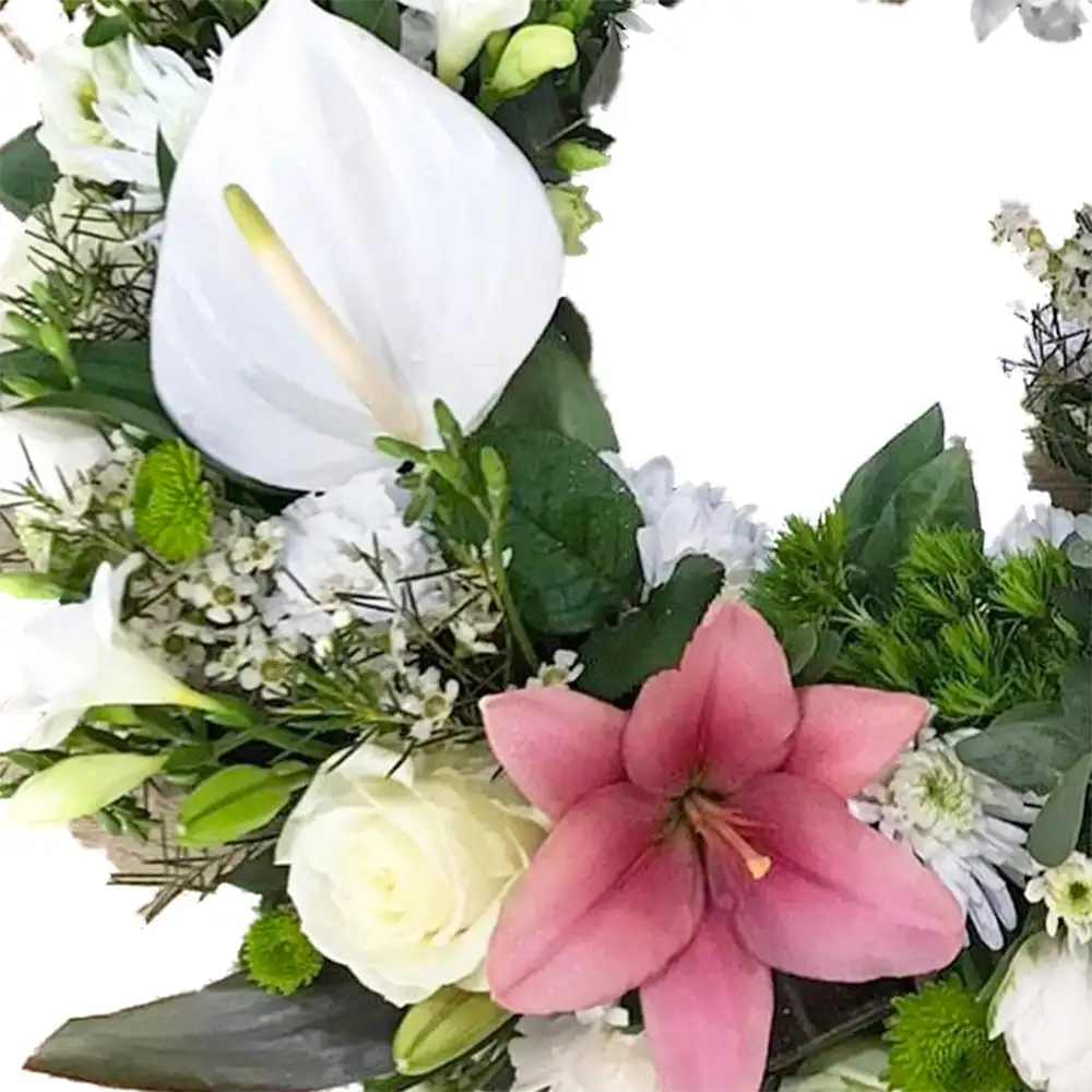 Coroana Funerara Omagiu – crini trandafiri lisianthus garoafe albe, Fleurange Baia Mare [2]