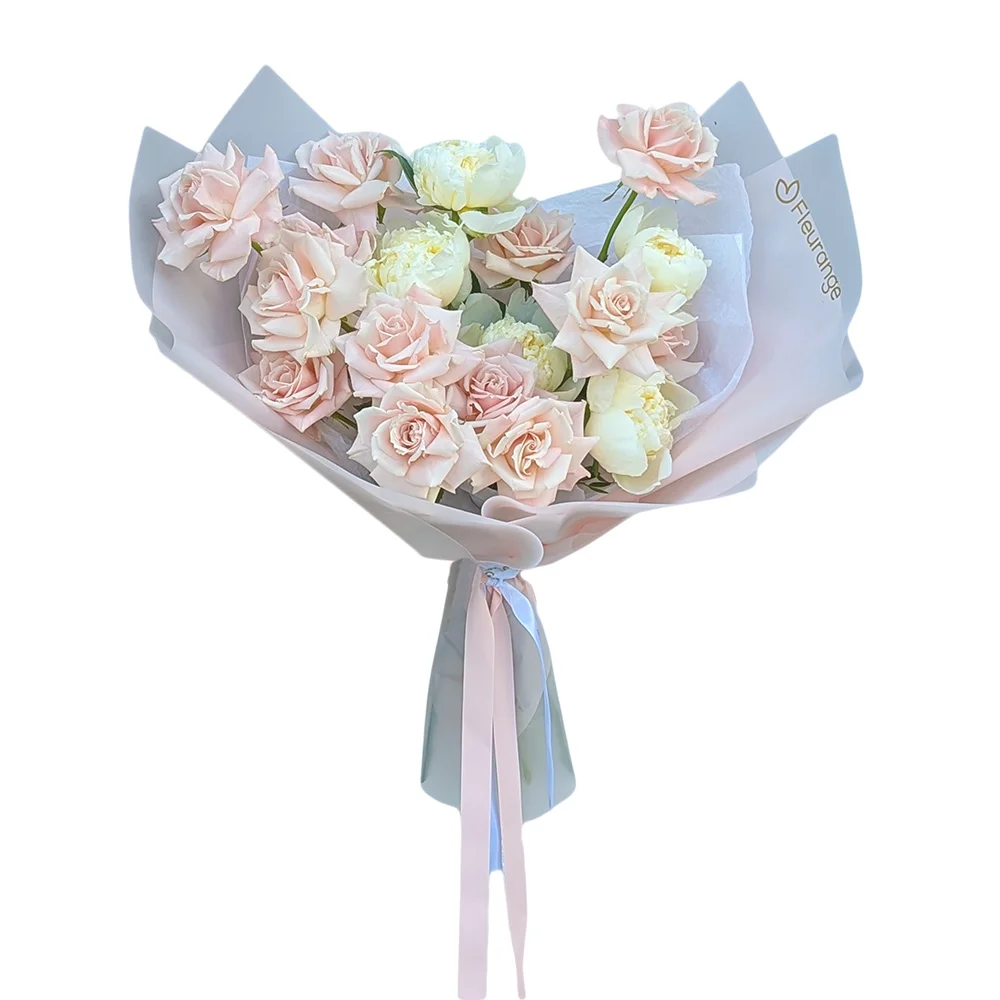 Buchete Mixte - Buchet Ballerina – Trandafiri Petalați și Bujori Albi, Fleurange Baia Mare