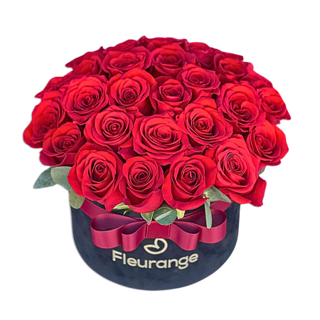 Flori pentru Onomastica - Aranjament 29 trandafiri rosii Cutie Catifea Fleurange fundita felicitare florarie Baia Mare