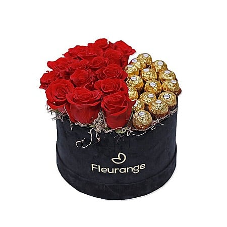 Aranjamente Florale - Aranjament cu Trandafiri Rosii si Ferrero Rocher