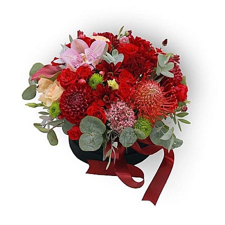 Pentru Bunica - Aranjament Floral All Red