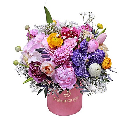 Pentru Mama - Aranjament floral cu lalele, bujor, zambile și flori de primăvară în cutie catifea – Fleurange