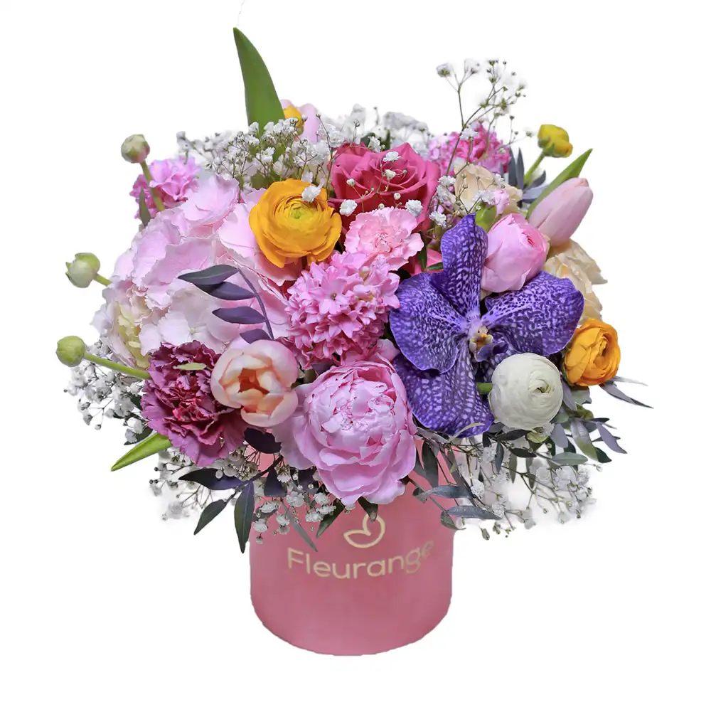 Aranjament floral cu lalele, bujor, zambile și flori de primăvară în cutie catifea – Fleurange