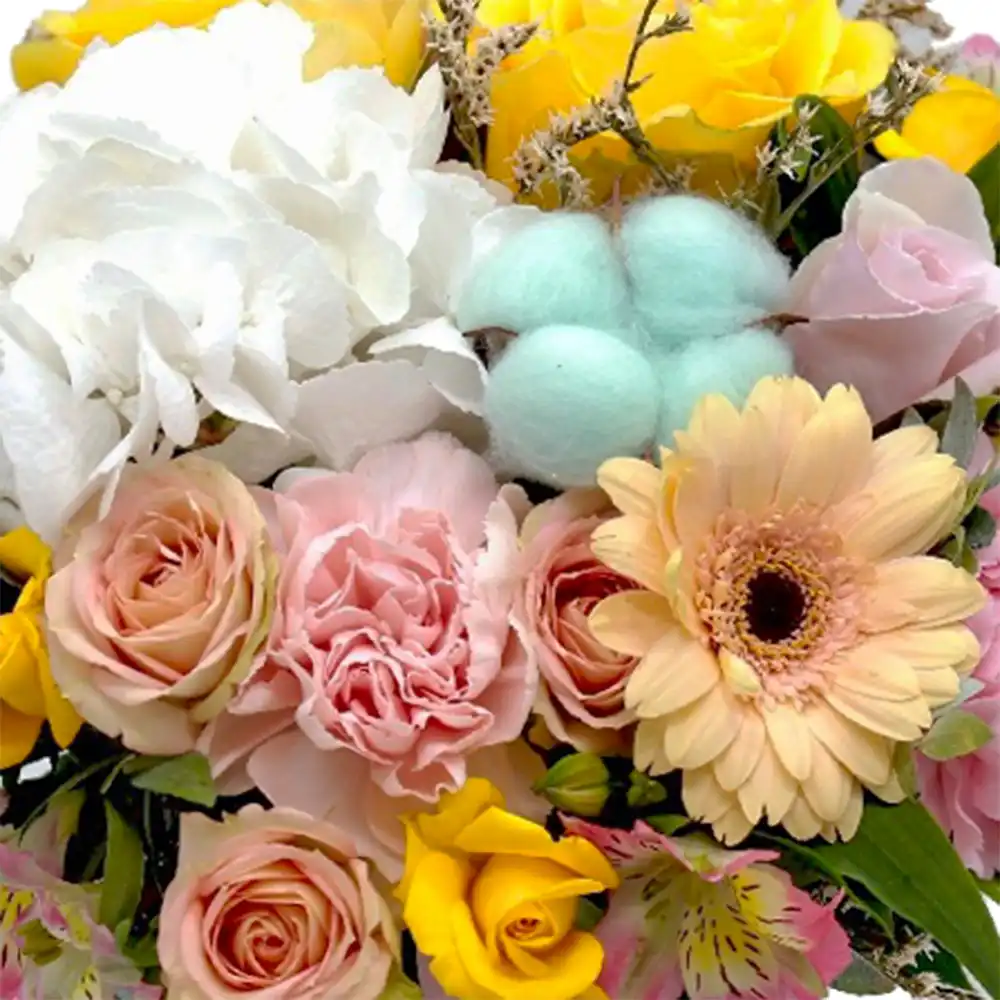 Aranjament Ganduri De Dor – trandafiri, hortensia, bumbac, crini peruvieni, Fleurange Baia Mare [1]