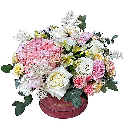 Pentru Mama - Aranjament Floral Magical cu hortensii și trandafiri în cutie – Fleurange