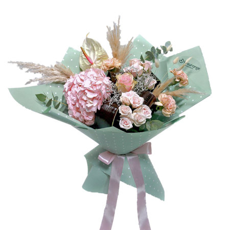 Buchete Flori - Buchet Aurora cu Hortensie, Garoafe, Trandafiri și Pampas