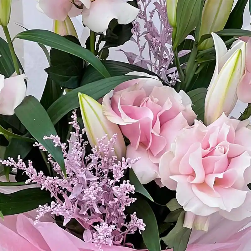 Buchet Crini Imperiali și Trandafiri Roz – Fleurange Baia Mare [1]