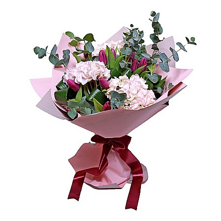 Buchet cu lalele si hortensii