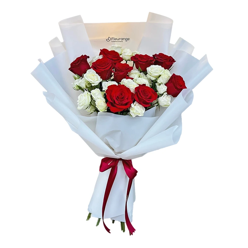 Buchet Trandafiri Rosii si Mini-Rosa Albe – pistacia, Fleurange Baia Mare