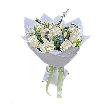 Flori Pentru Iubita - Buchet de trandafiri si lalele albe