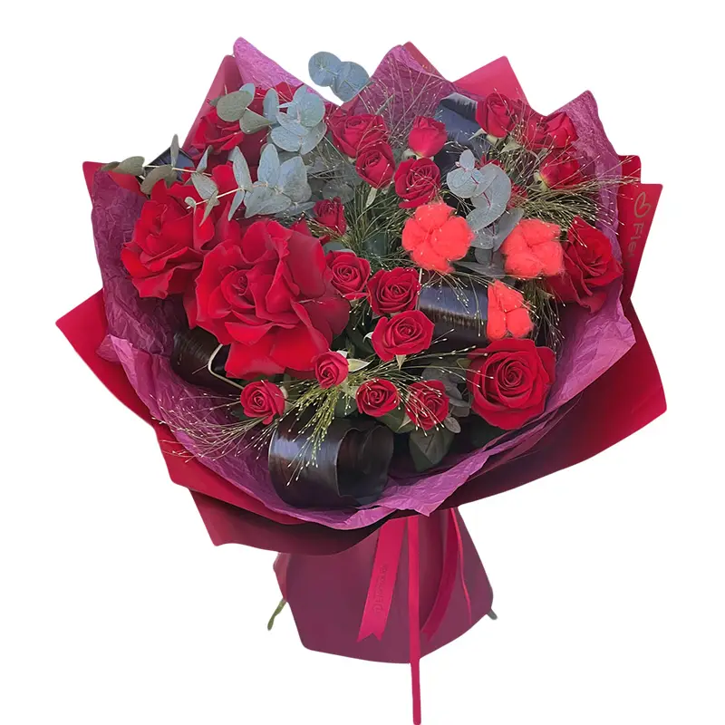 Buchete Flori - Buchet Flori Roșii cu Trandafiri Petalați – Fleurange Baia Mare