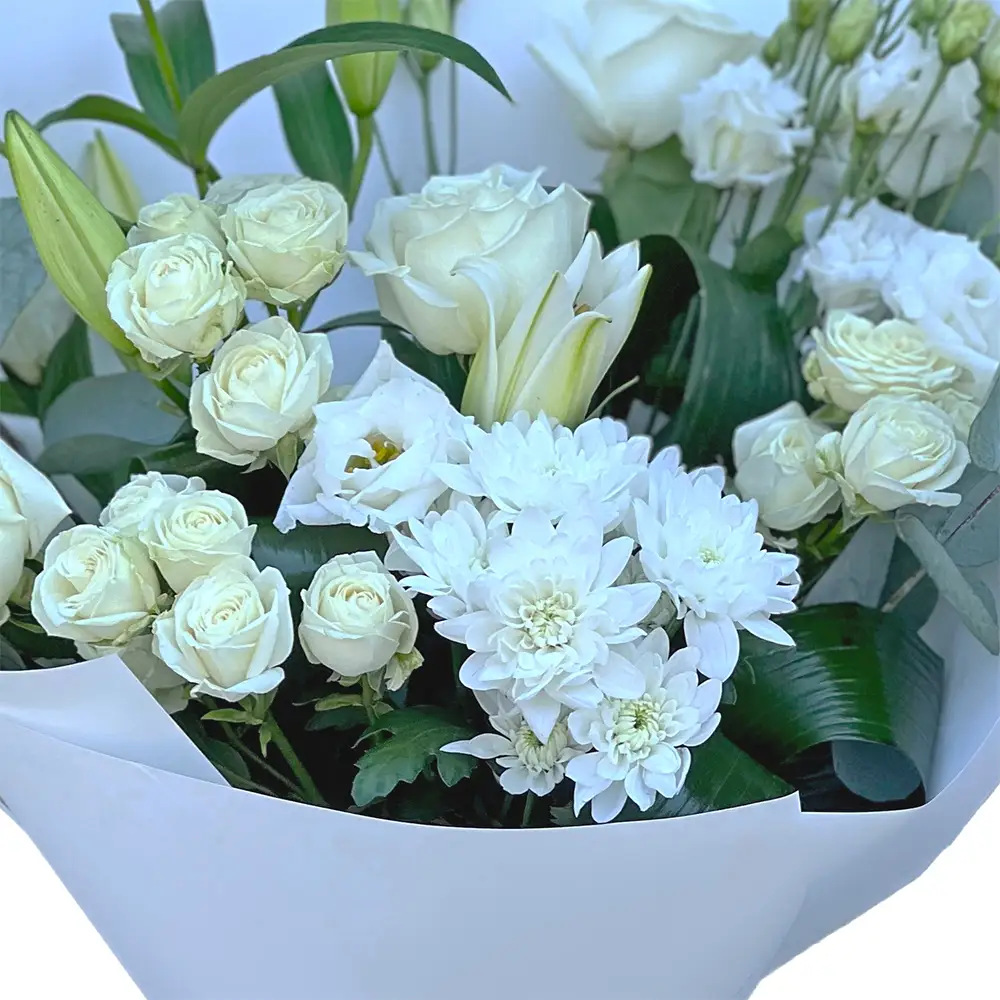 Buchet Funerar Forever – crin imperial trandafiri lisianthus albi, Fleurange Baia Mare [1]