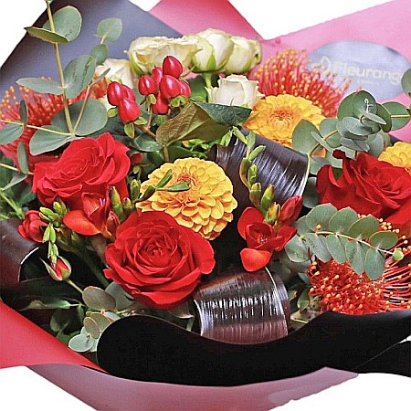 Buchet Harvest – Dahlii, Leucospermum, Freesia, Trandafiri, Mini-Rose și Eucalipt [1]