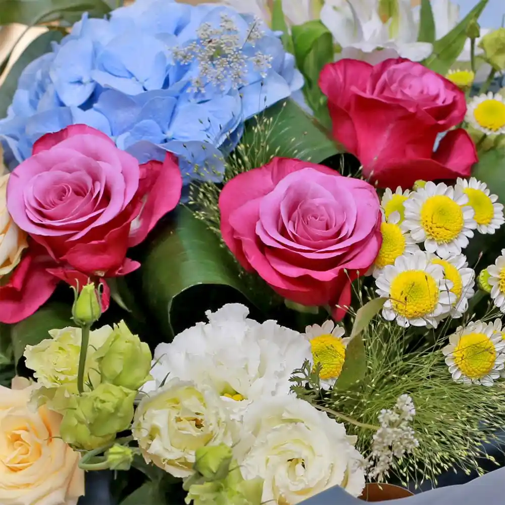 Buchet Hope – hortensia trandafiri lisianthus mov verde crem, Fleurange Baia Mare [1]