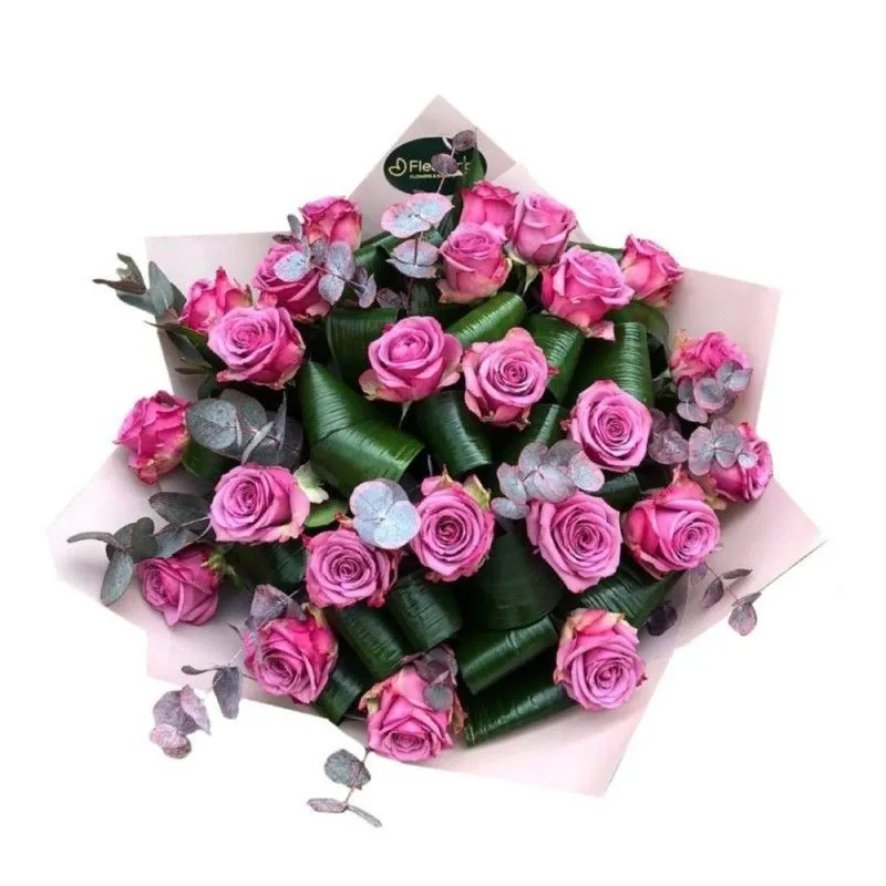 Valentine's Day - Buchet Mauve – 25 trandafiri roz-mov cu aspidistra si eucalipt, Fleurange Baia Mare
