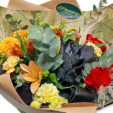 Buchet Smile – Dahlii, trandafiri, var decorativ, crin, garoafe, alstroemeria, floarea miresei și eucalipt [1]