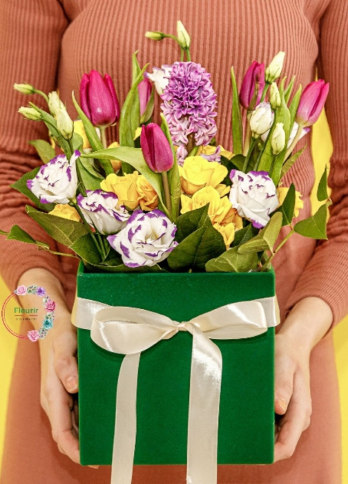 Cutie florala cu Flori de Primăvară în Cutie Elegantă [1]