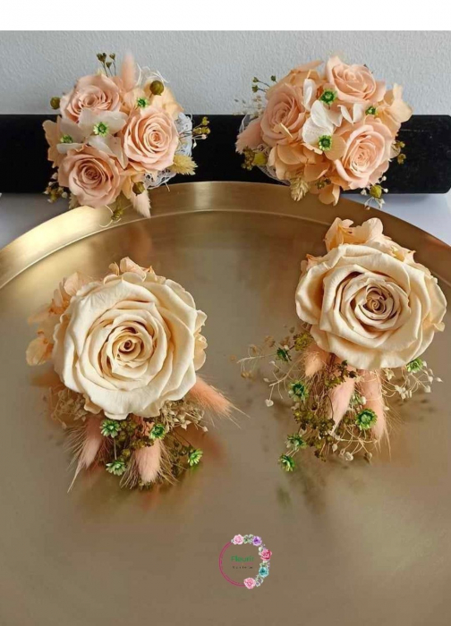 Corsaje Elegante cu Trandafiri Criogenați și Accente Naturale [1]