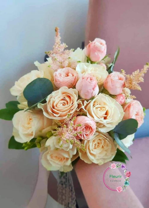 Buchet de Mireasă cu Trandafiri Roz Pal, Ivoire și Astilbe | Fleurir [1]