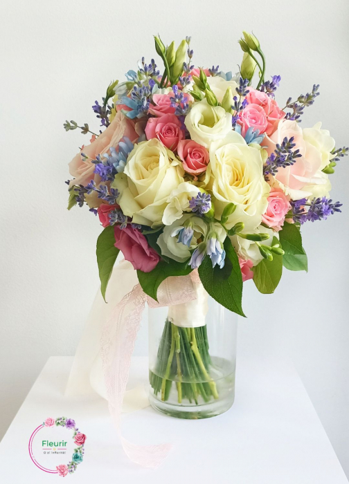 Buchet de Mireasă cu Trandafiri, Lavandă și Hortensie Albastră – Eleganță și Rafinament [1]