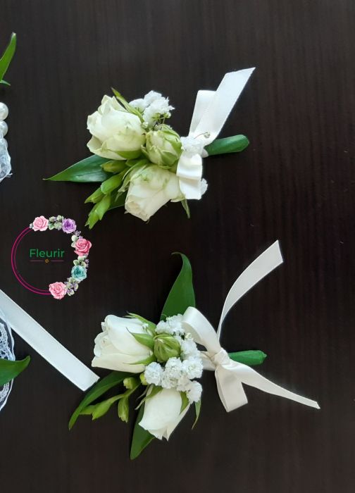 Cocarde Florale cu Miniroze Albe [1]