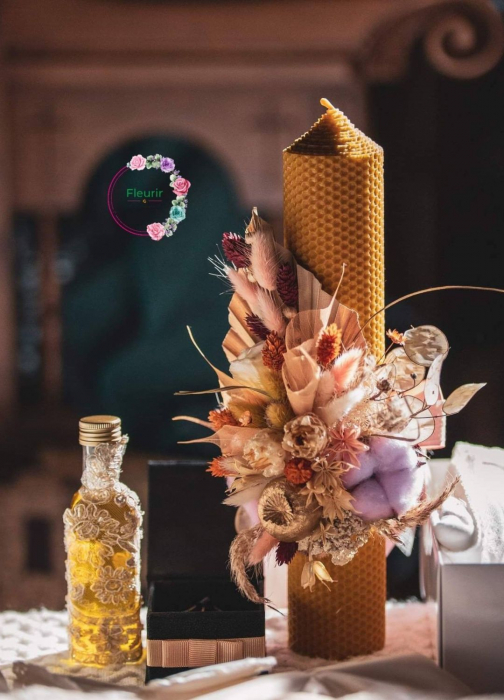 Lumânare Botez Galbenă Cu Flori Uscate și Accente Elegante [2]