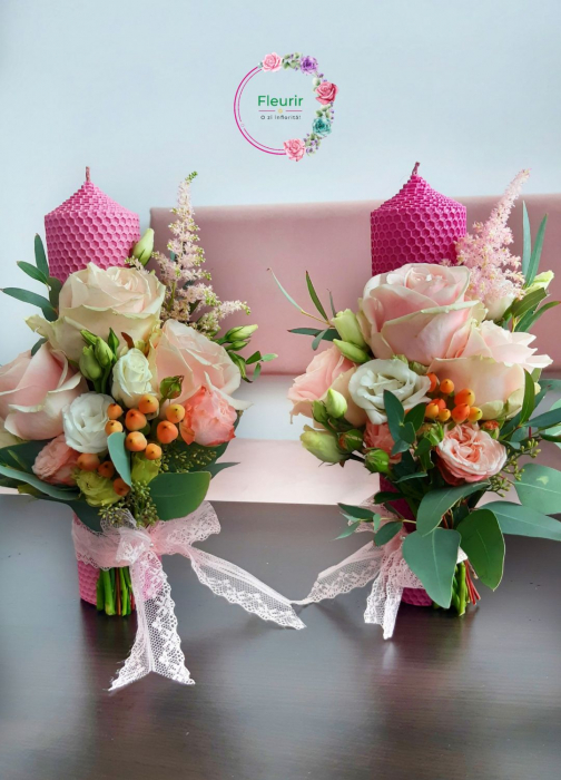 Lumânare Botez Roz Cu Trandafiri și Aranjament Floral [1]