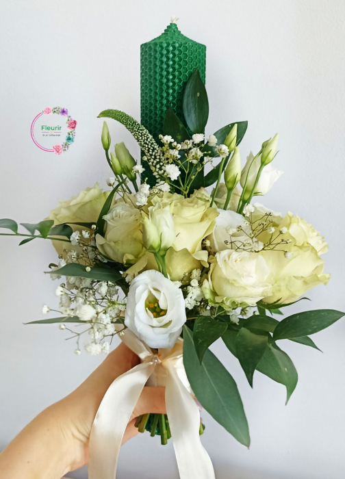 Lumânare Botez Verde din Ceară Naturala cu Flori Albe și Accente Elegante [1]