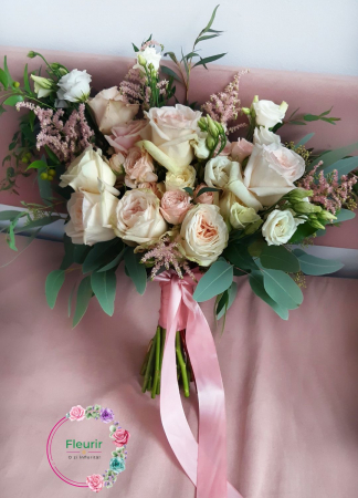 Flori Naturale - Buchet de mireasă cu trandafiri și eucalipt – Naturalețe și rafinament | Fleurir