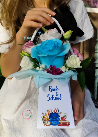 aranjament-back-to-school-cutie-trandafir-albastru-iasi.jpg [1]