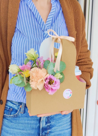 Pachet Bloom & Brew – Buchețel de flori și cafea – Fleurir [1]