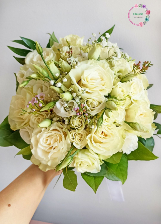 Flori Naturale - Buchet de Mireasă cu Trandafiri Albi și Flori Delicate | Fleurir