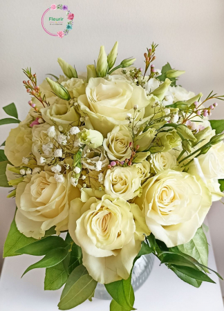 Buchet de Mireasă cu Trandafiri Albi și Flori Delicate | Fleurir [1]