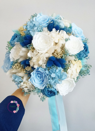 Flori Uscate/Criogenate - Buchet de Mireasă cu Trandafiri Criogenați, Hortensii și Accente Delicate | Fleurir