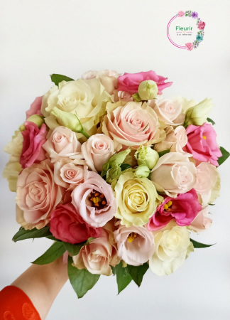 Flori Naturale - Buchet de Mireasă Romantic cu Trandafiri Pastelați și Lisianthus
