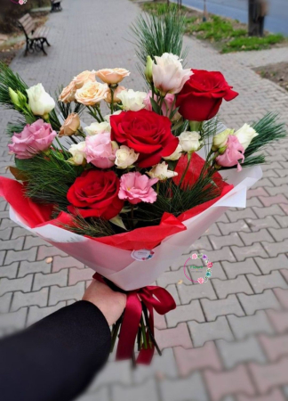 Buchete Flori - buchet-winter-romance-trandafiri-miniroze-lisianthus-pin