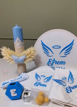 Lumânare Botez Albastru Cu Fluture Personalizat – Un Design Deosebit [1]
