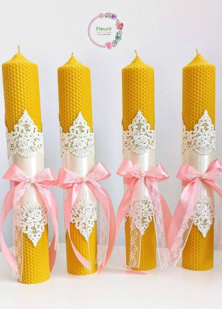 Flori Naturale - Lumânare Botez sau Cununie din Ceară Naturală cu Dantelă și Fundiță Elegantă