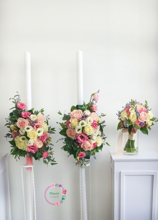 Lumânări de Cununie cu Aranjamente Florale Lungi și Verdeață Luxuriantă [2]