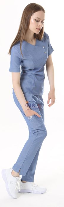 Costum medical IModern dama IBA – bluză cambrată cu nervuri, lycra moale elastică 155g/m², 3+4 buzunare, croială feminină modernă pentru asistente și medici FLEXIO [3]