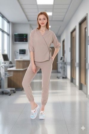 Costume medicale - Costum medical Fluture dama IBA – jogger elastic subțire 110g/m² primăvară-vară, 5 buzunare comando, bluză reglabilă, croială feminină modernă pentru asistente FLEXIO